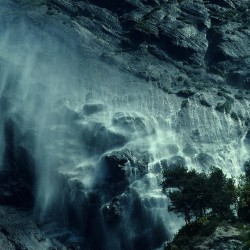 Cascade &eacute;tal&eacute;e / &copy; Jean-Pierre Chasseau / ONF